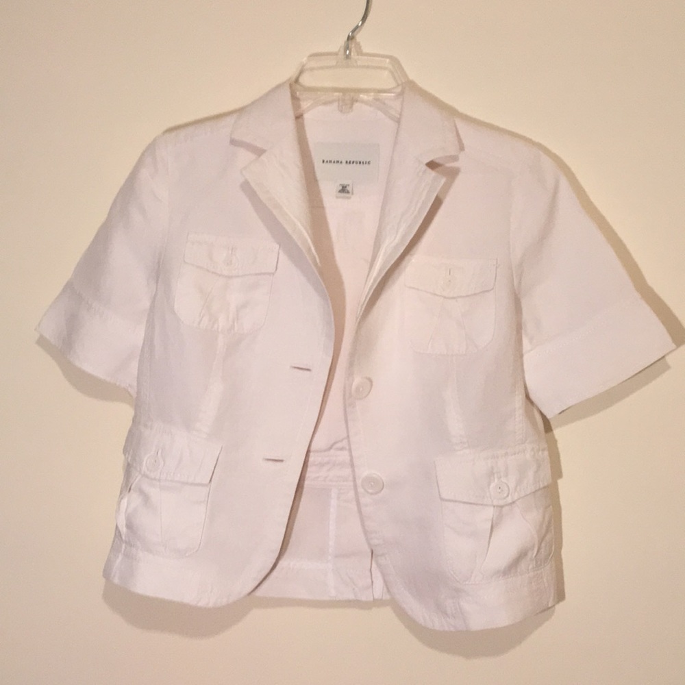 White top/jacket